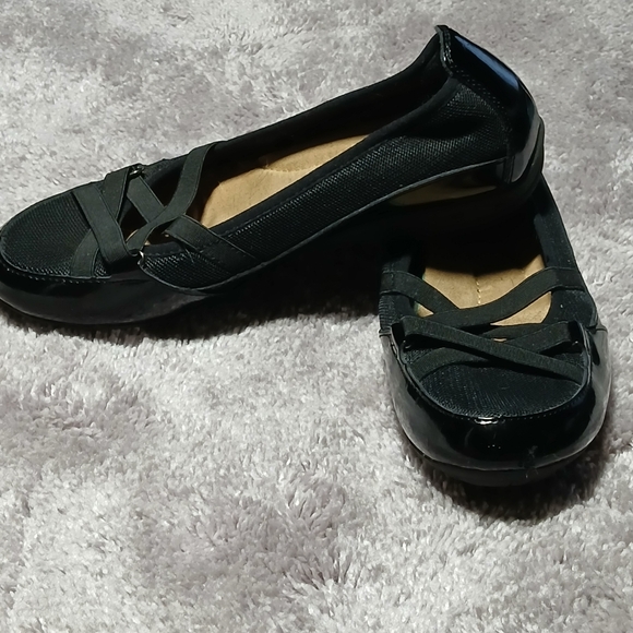 Black Women's Ballet Flats - Picture 1 of 5
